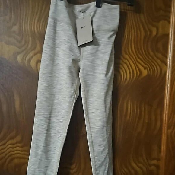 Nike Other - Nike Kids training size S